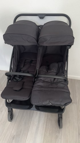 Red kite push duet - red,